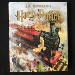 Harry Potter and the Sorcerer's Stone - illustrated edition